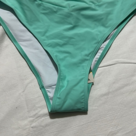 Halara Mint Green Bikini Set High Cut L/XL NWT - Picture 4 of 10